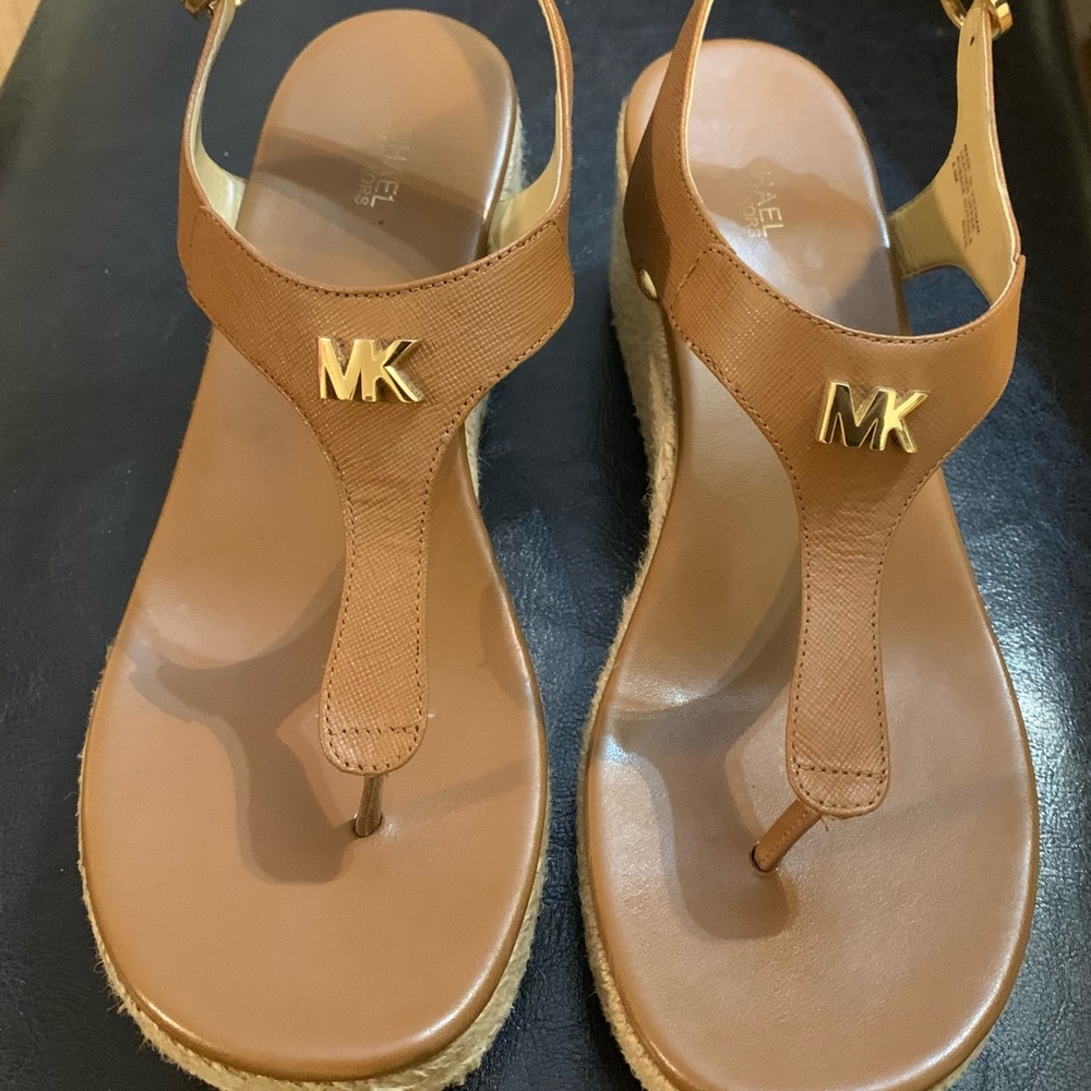 Michael Kors woven bottom thong sandals